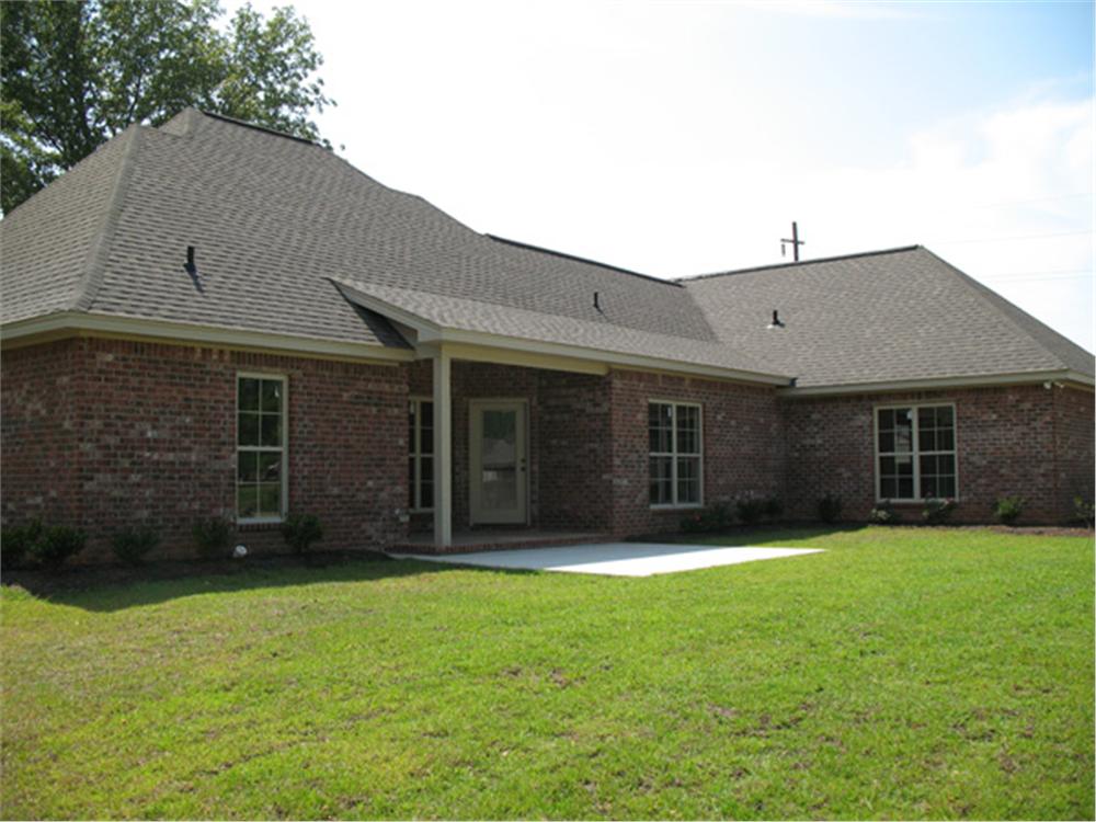 141-1007 house plan rear photo