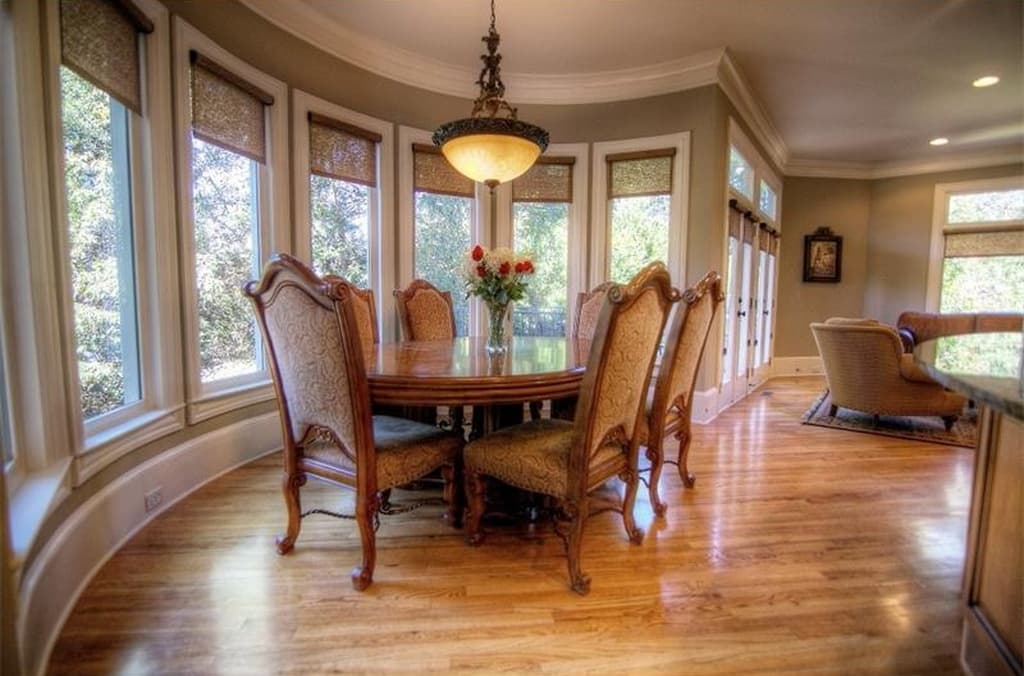 Kitchen: Breakfast Nook
