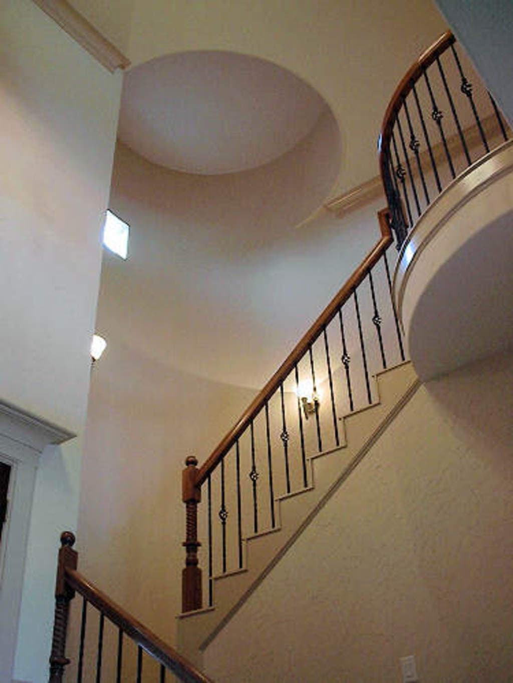 Entry Hall: Foyer