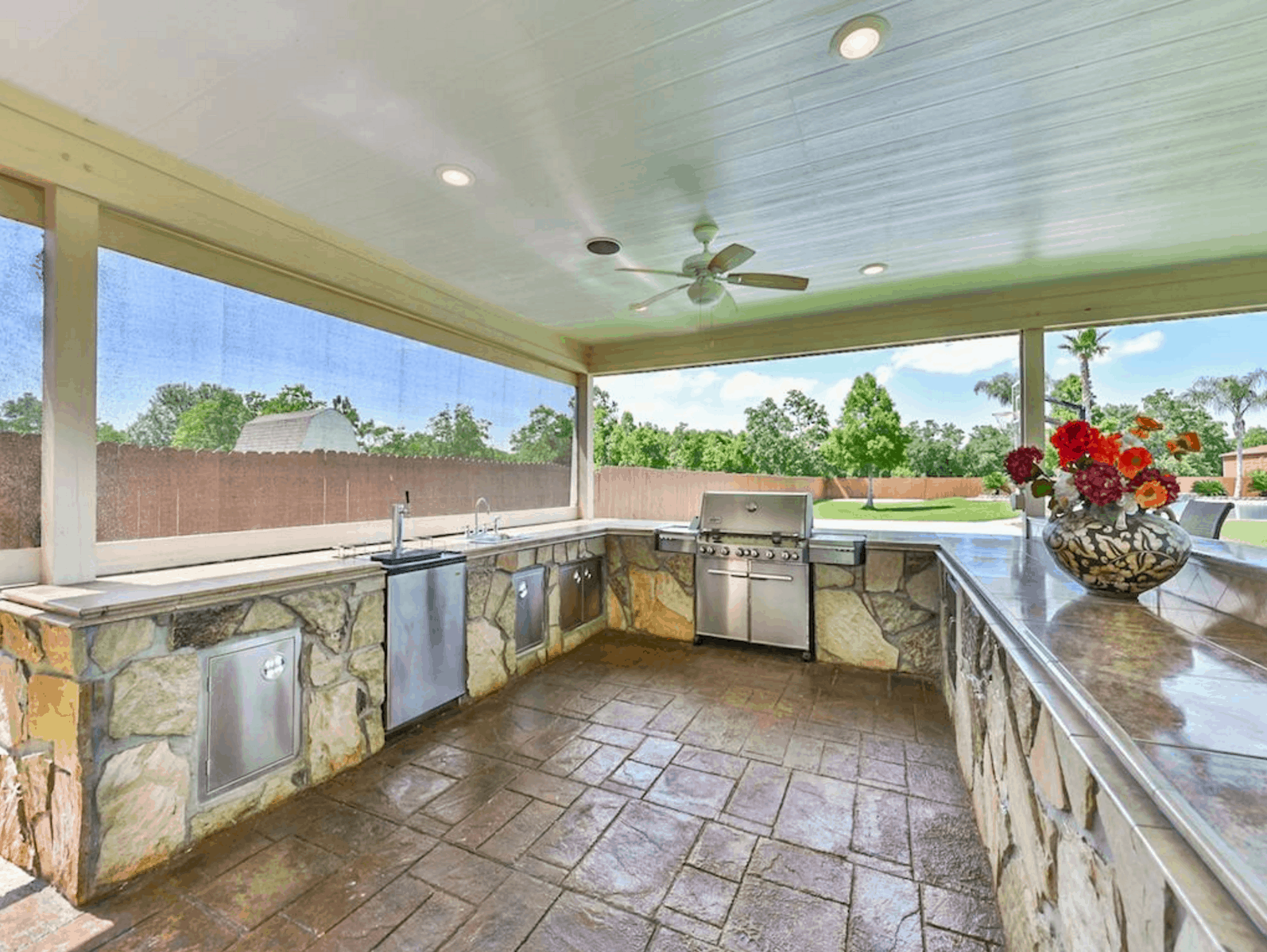 Outdoor Kitchen