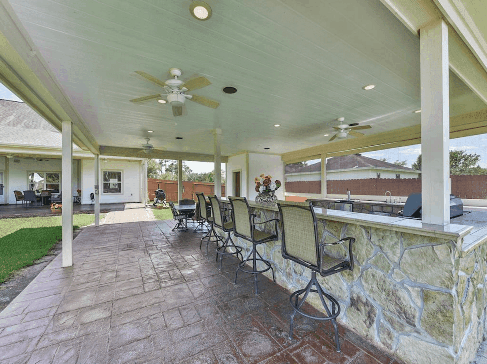 Outdoor Kitchen