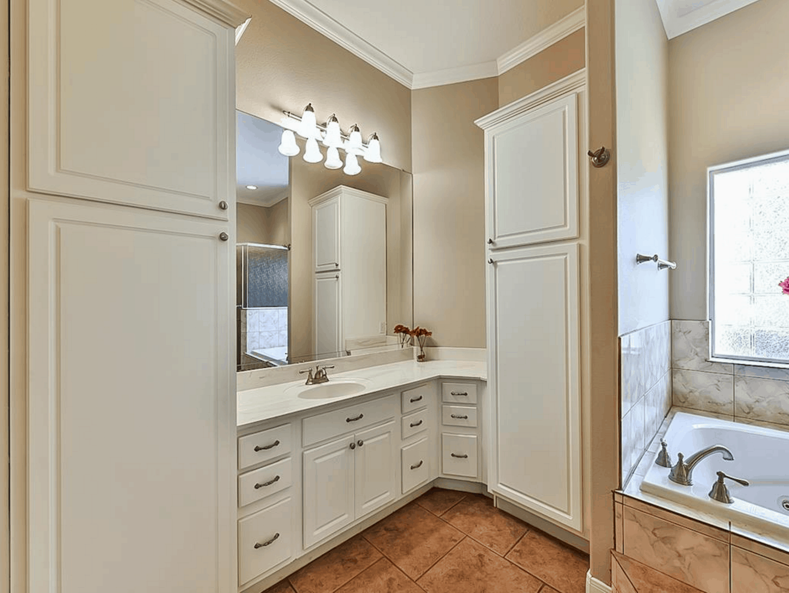 Master Bathroom: Sink/Vanity
