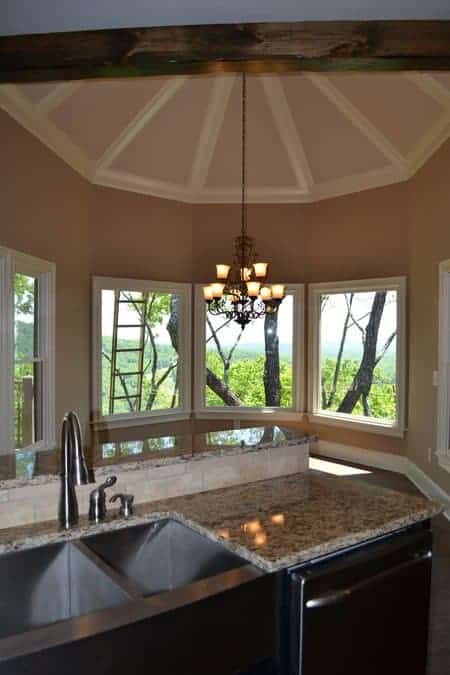 Kitchen: Breakfast Nook