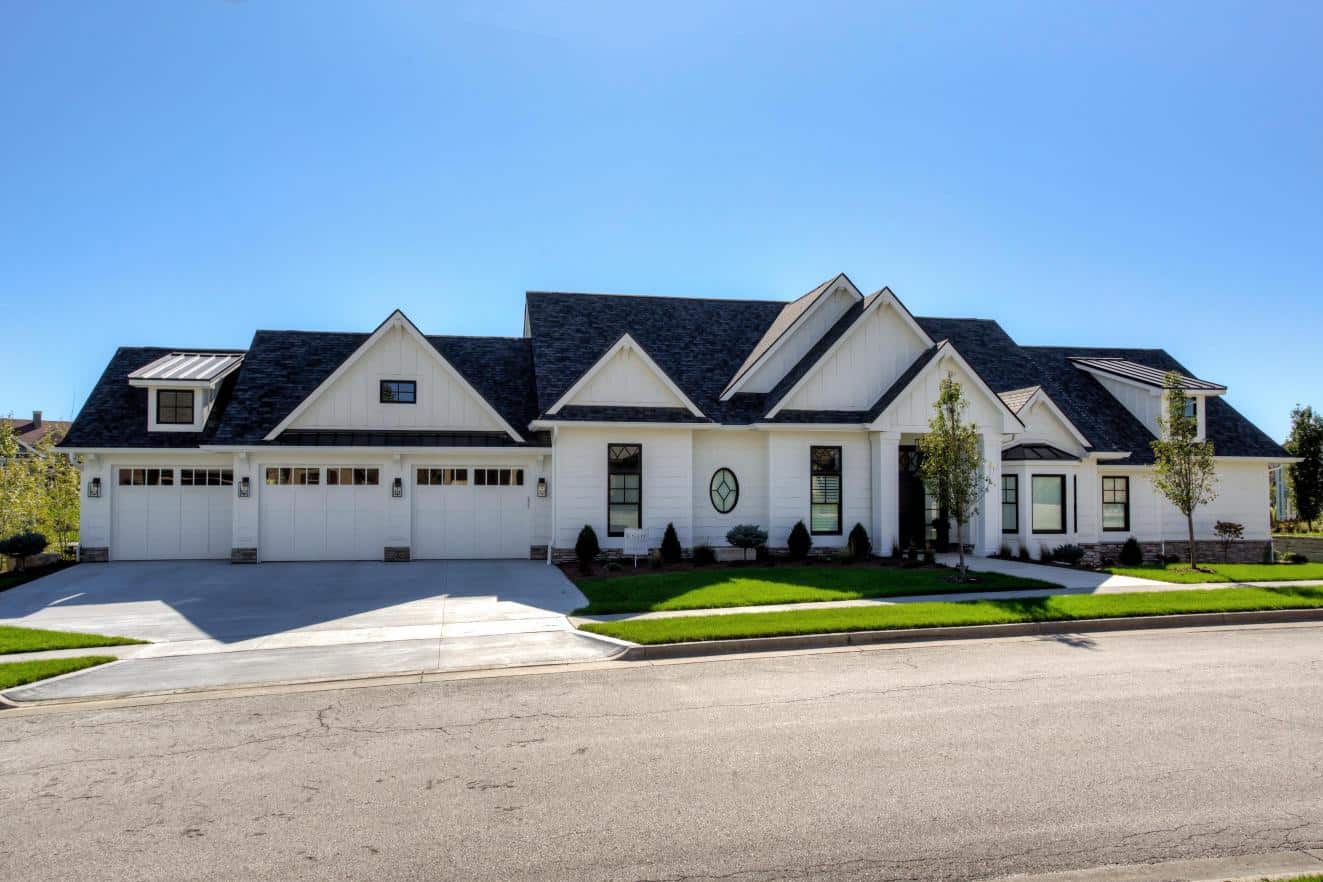 Left Side View of this 4-Bedroom,4908 Sq Ft Plan -101-2040