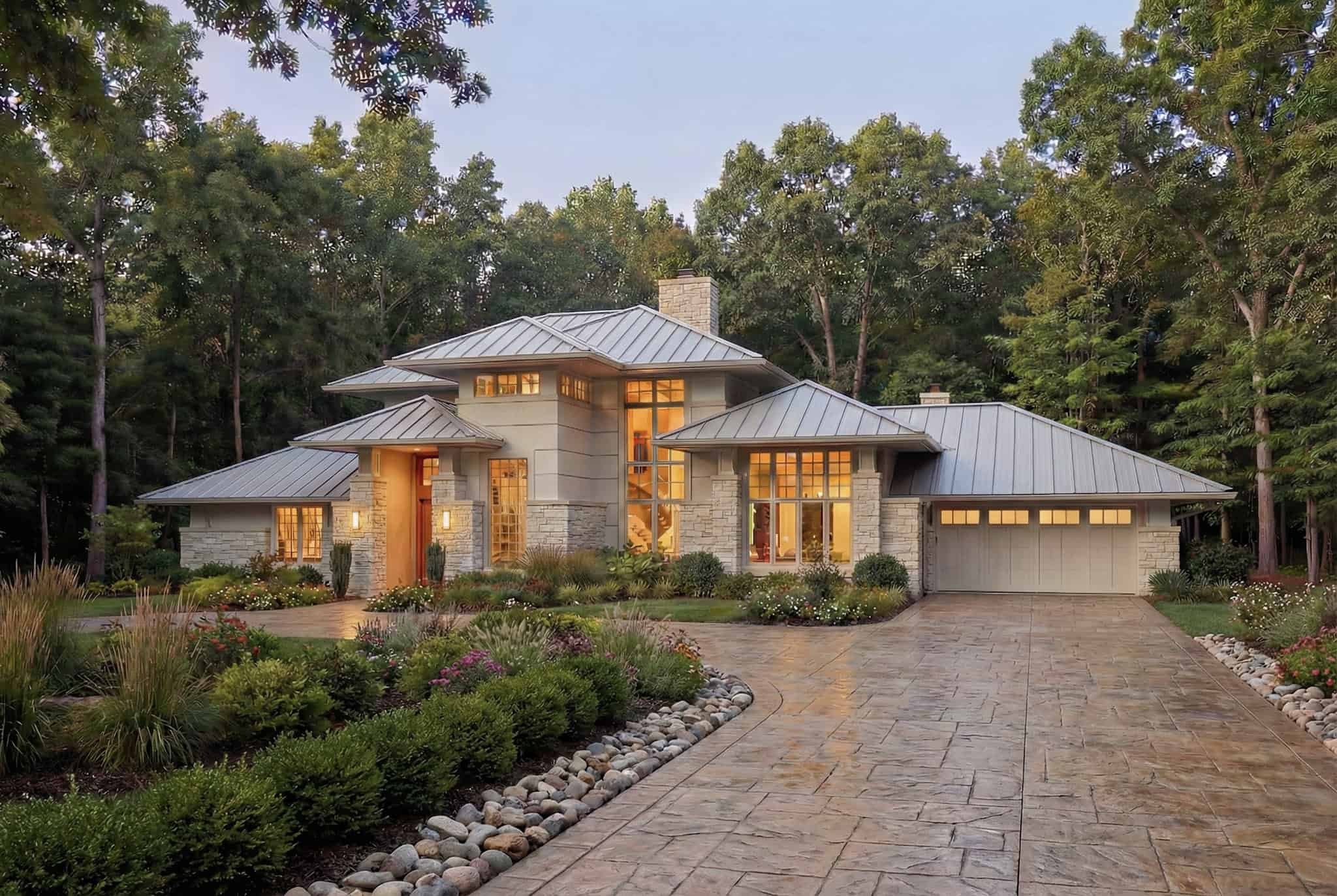 Front View of this 3-Bedroom,2394 Sq Ft Plan -117-1041