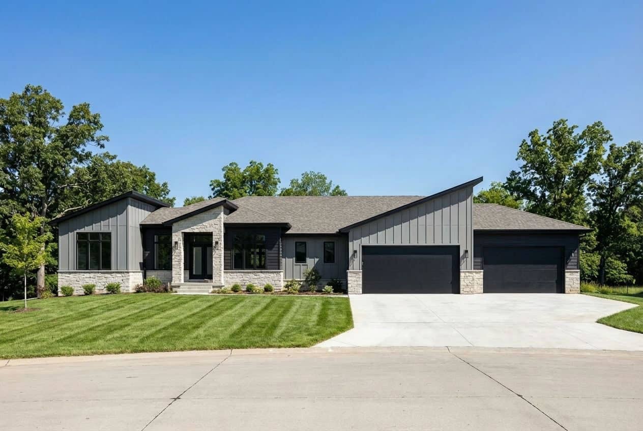 Front elevation of Ranch home (ThePlanCollection: House Plan #120-2848)