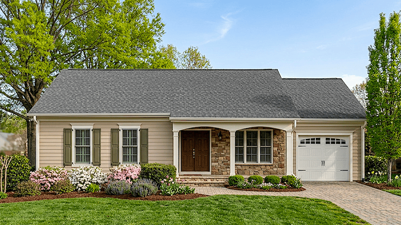 Front elevation of Ranch home (ThePlanCollection: House Plan #124-1113)