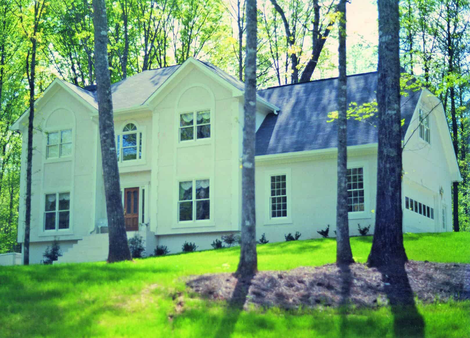 Front View of this 3-Bedroom,2245 Sq Ft Plan -124-1133