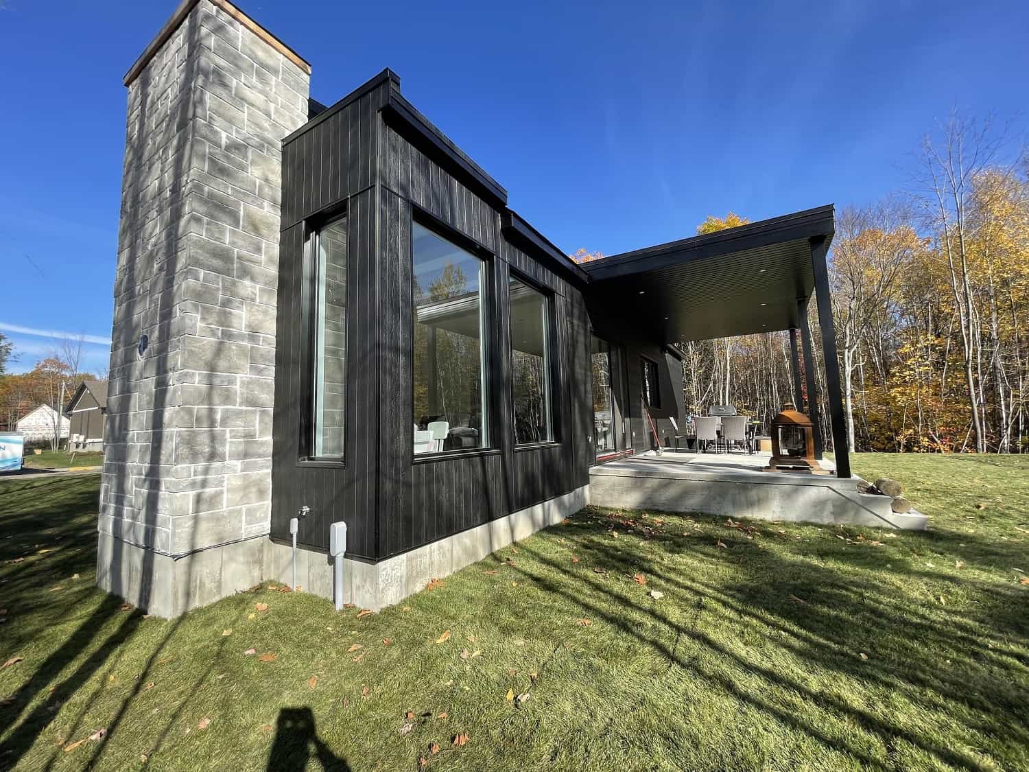 Rear View of this 3-Bedroom,1678 Sq Ft Plan -126-1981