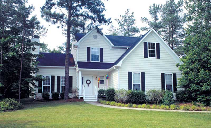 Front elevation of Country home (ThePlanCollection: House Plan #131-1141)