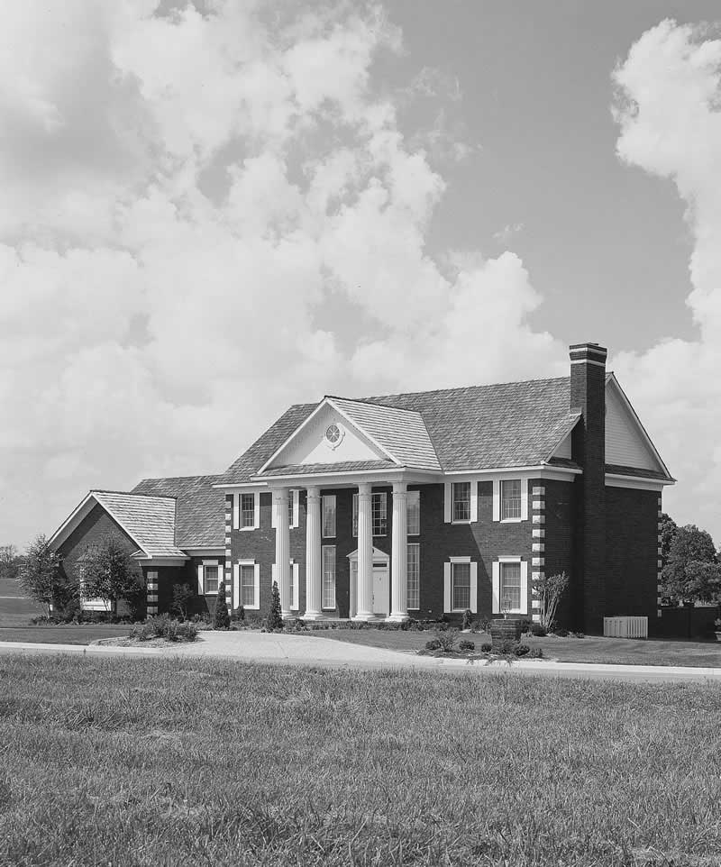 Front View of this 4-Bedroom, 4220 Sq Ft Plan - 137-1286