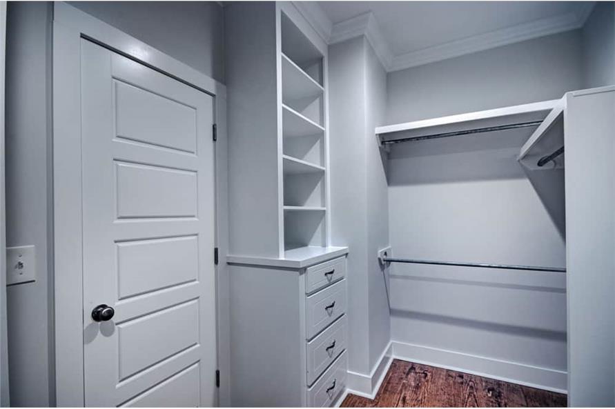 140-1084: Home Interior Photograph-Storage and Closets