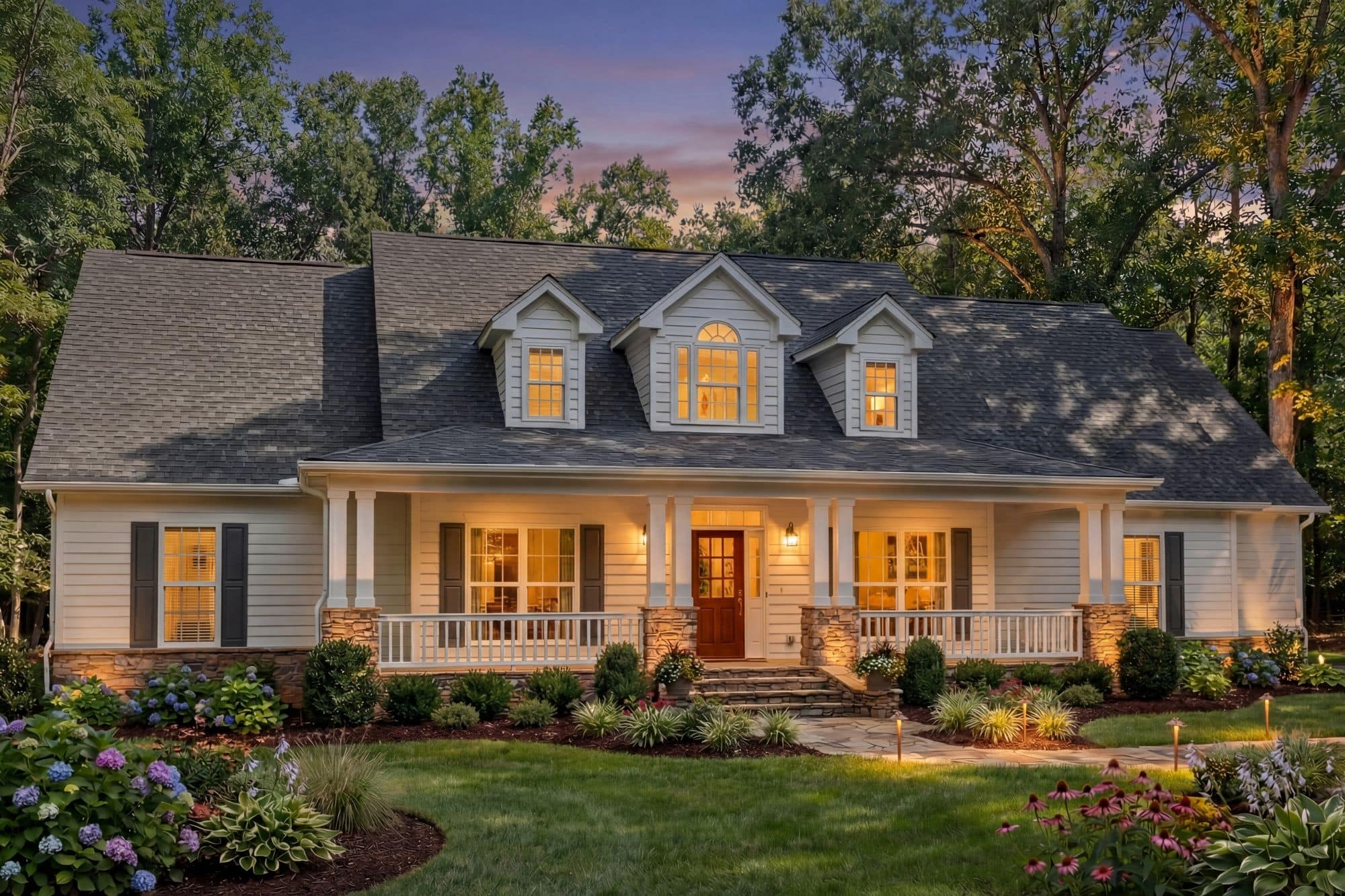 Home at Night of this 4-Bedroom,2250 Sq Ft Plan -142-1040