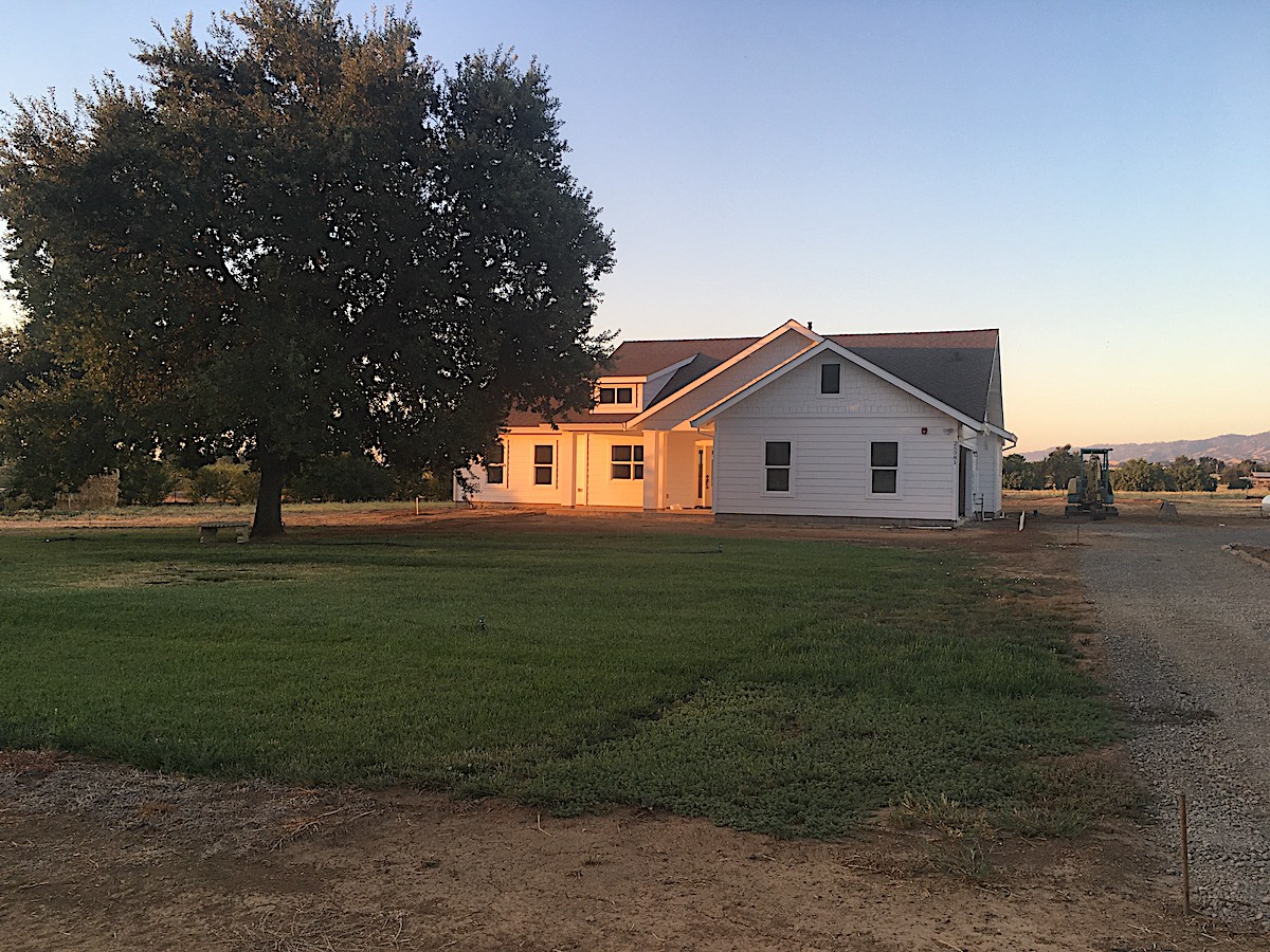 Right Side View of this 3-Bedroom,1657 Sq Ft Plan -142-1176