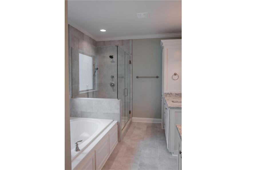 142-1187: Home Interior Photograph-Master Bathroom: Tub