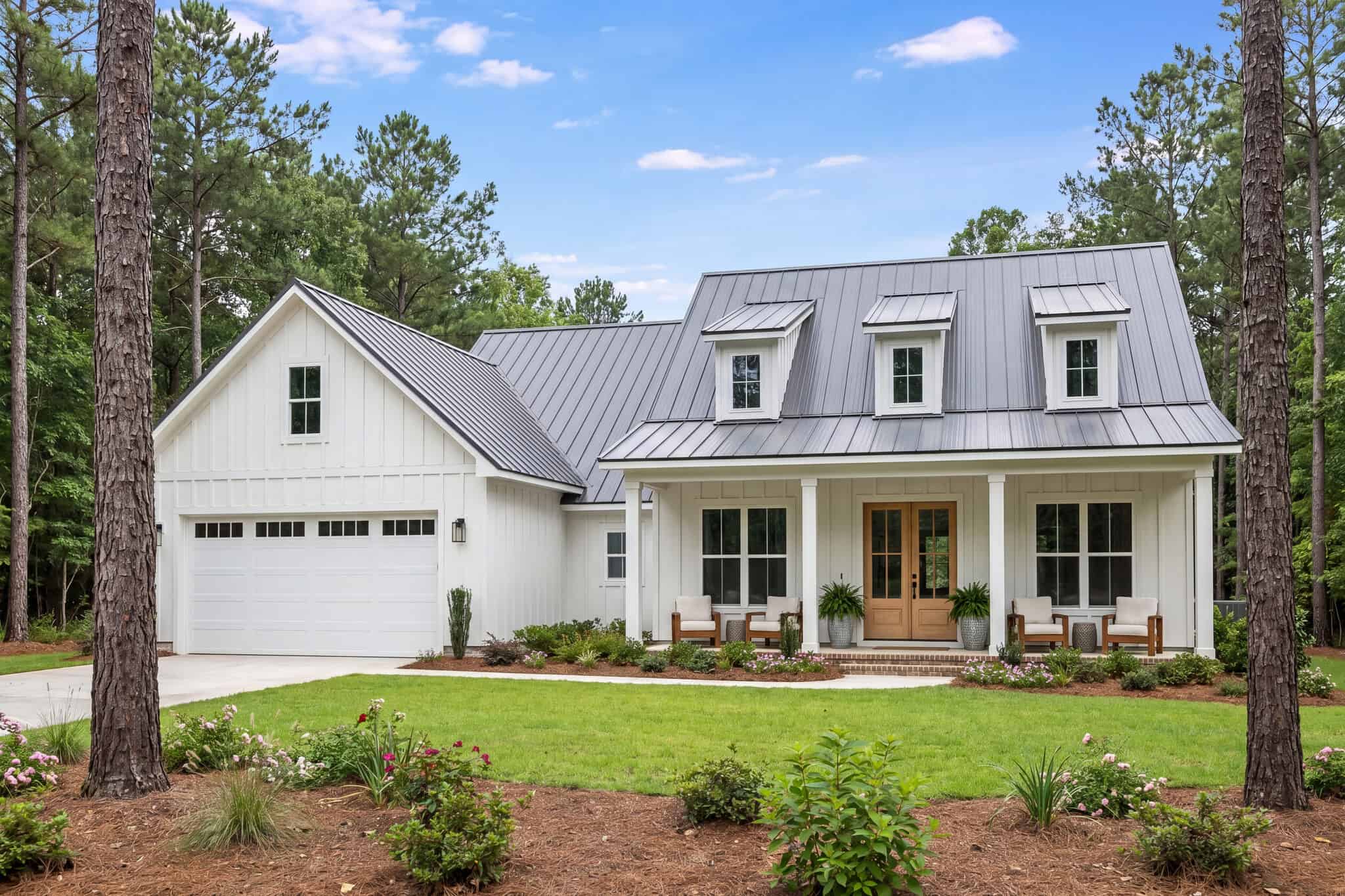 Home at Night of this 3-Bedroom, 1740 Sq Ft Plan - 142-1252
