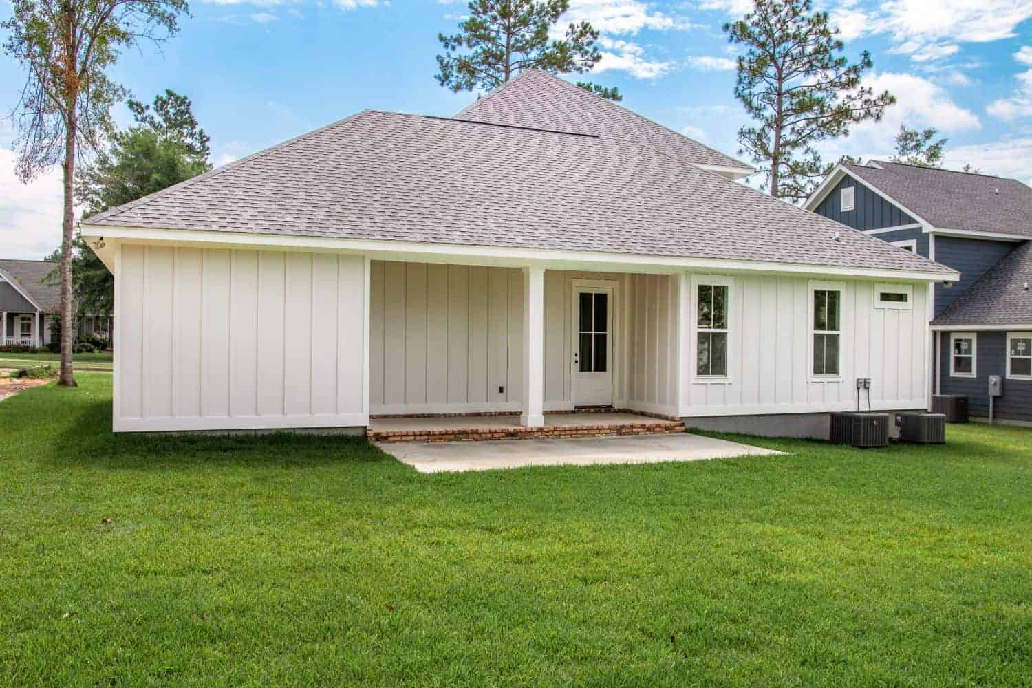 Rear View of this 3-Bedroom,2388 Sq Ft Plan -142-1431