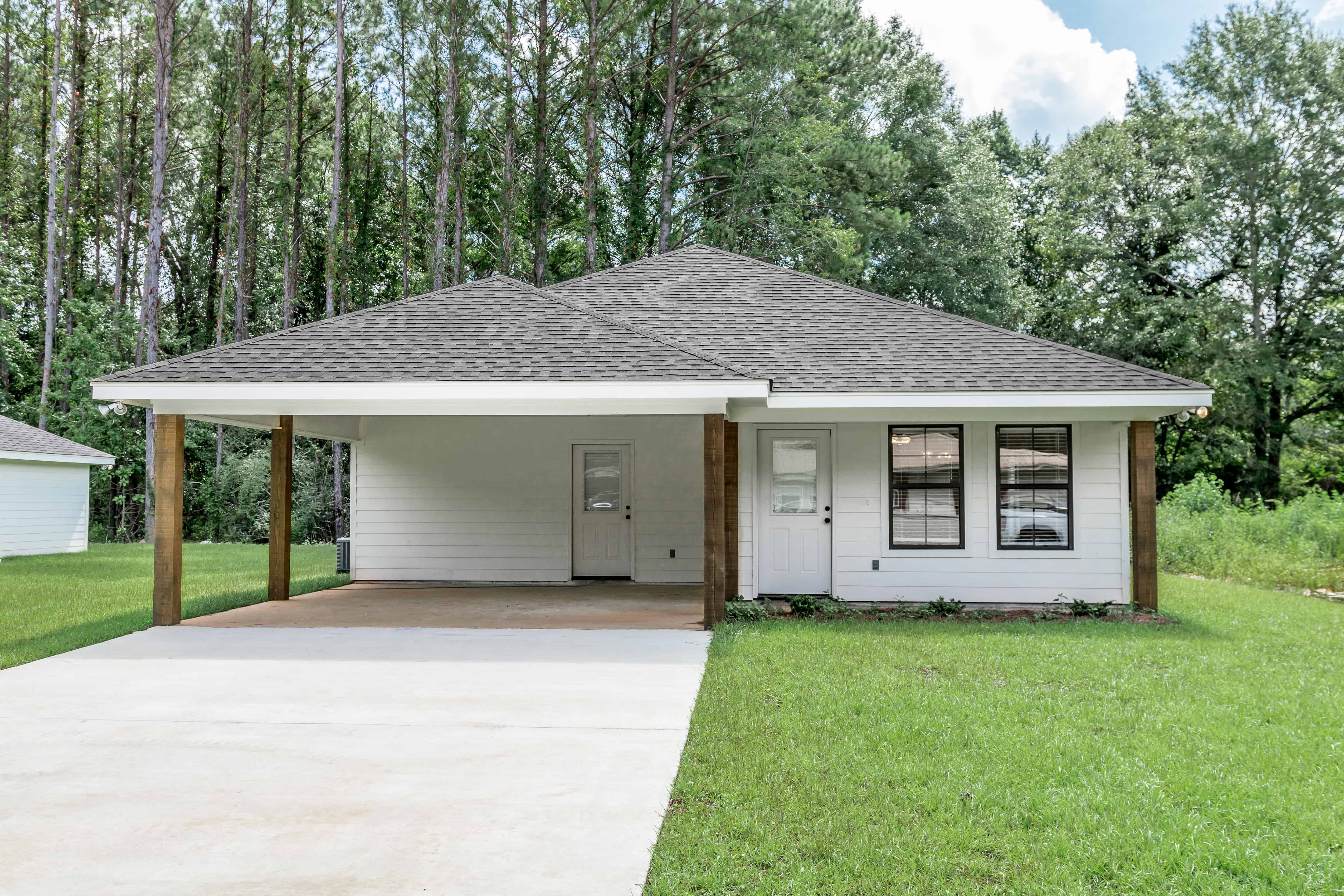 Front View of this 3-Bedroom,1296 Sq Ft Plan -142-1448