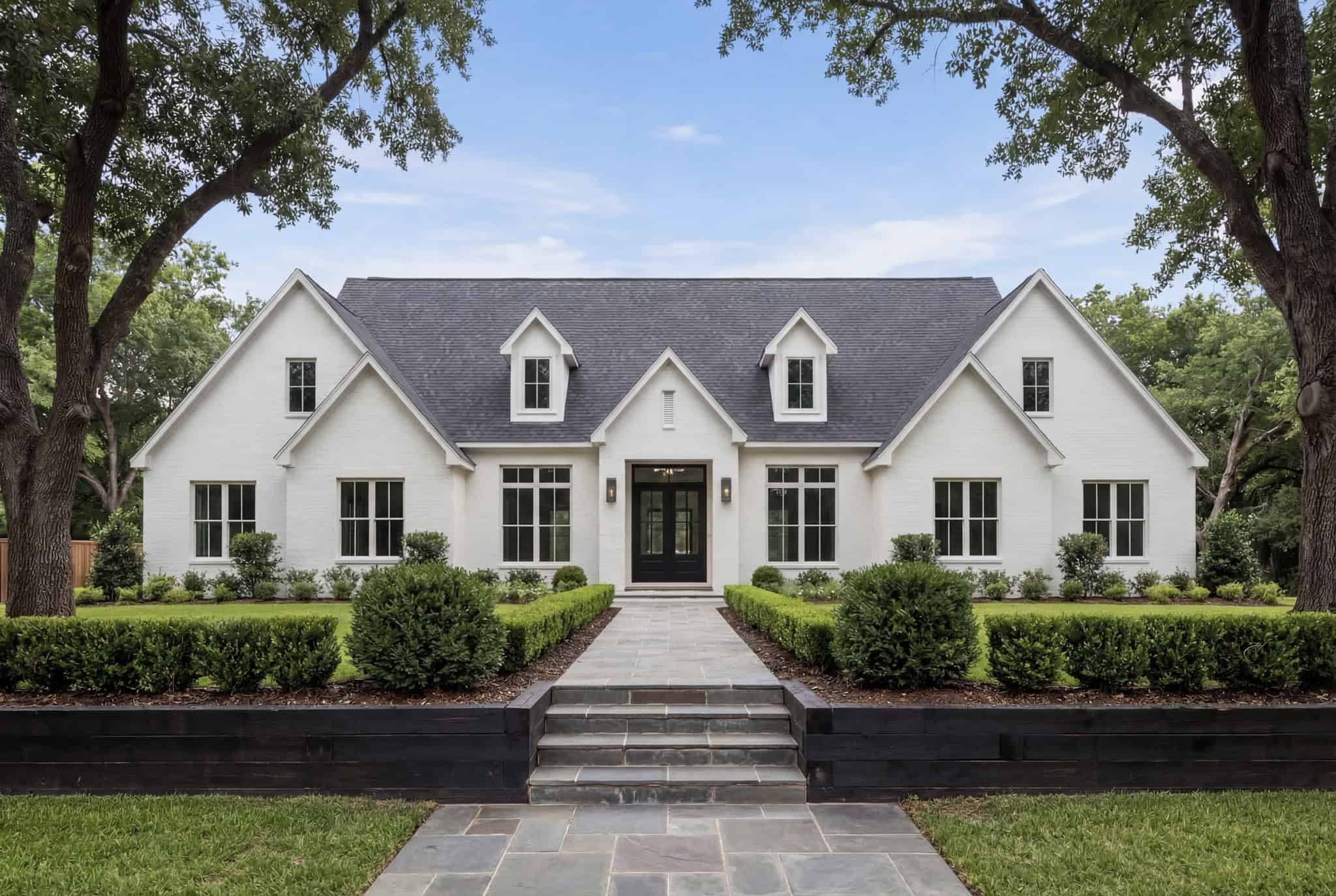 Home at Night of this 5-Bedroom,3215 Sq Ft Plan -142-1524