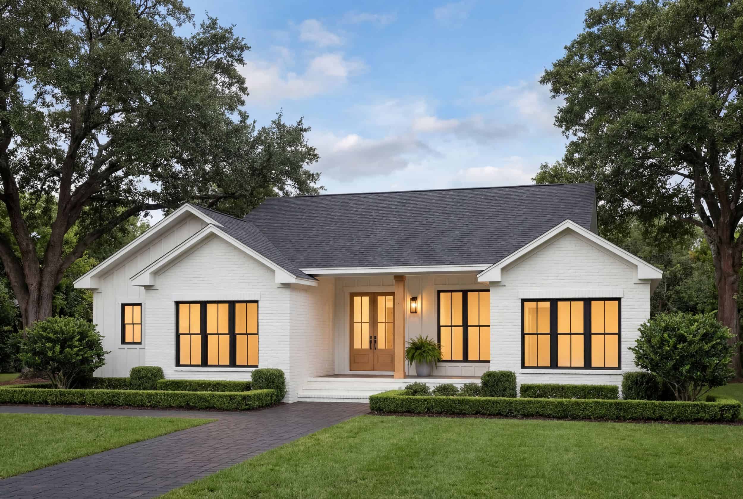 Home at Night of this 3-Bedroom,1597 Sq Ft Plan -142-1536