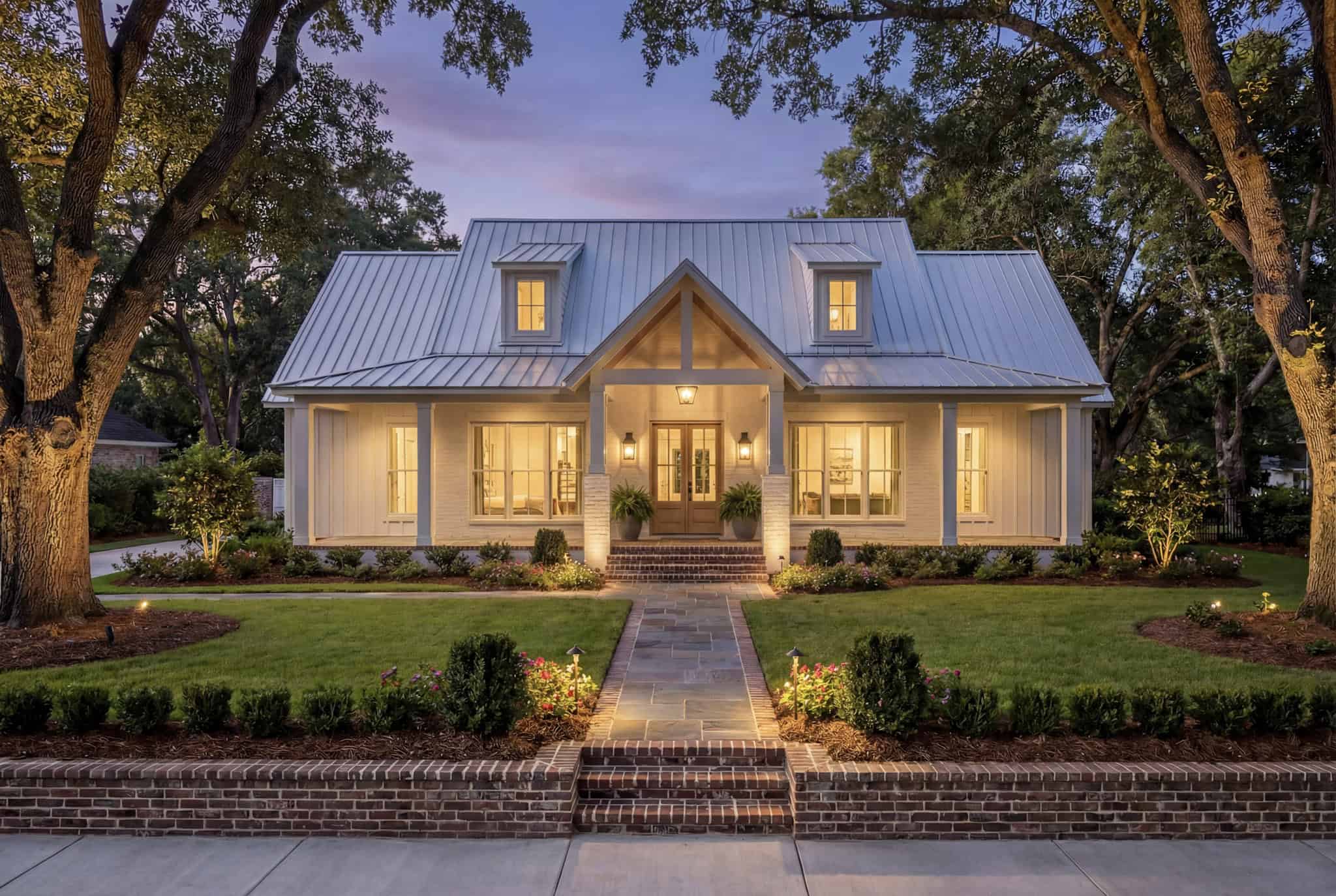 Home at Night of this 3-Bedroom,2494 Sq Ft Plan -142-1562