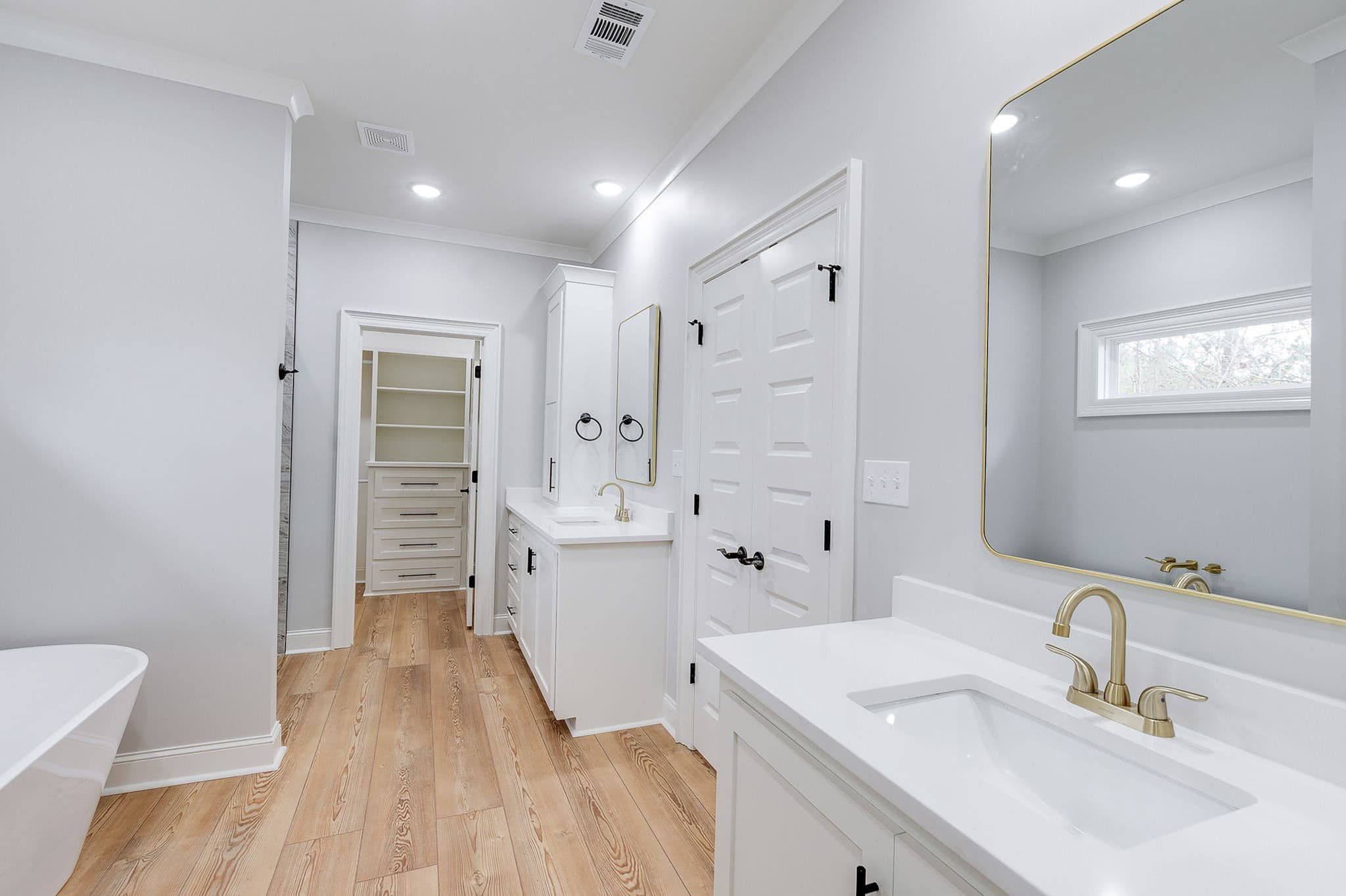 Bathroom of this 3-Bedroom,2199 Sq Ft Plan -142-1568