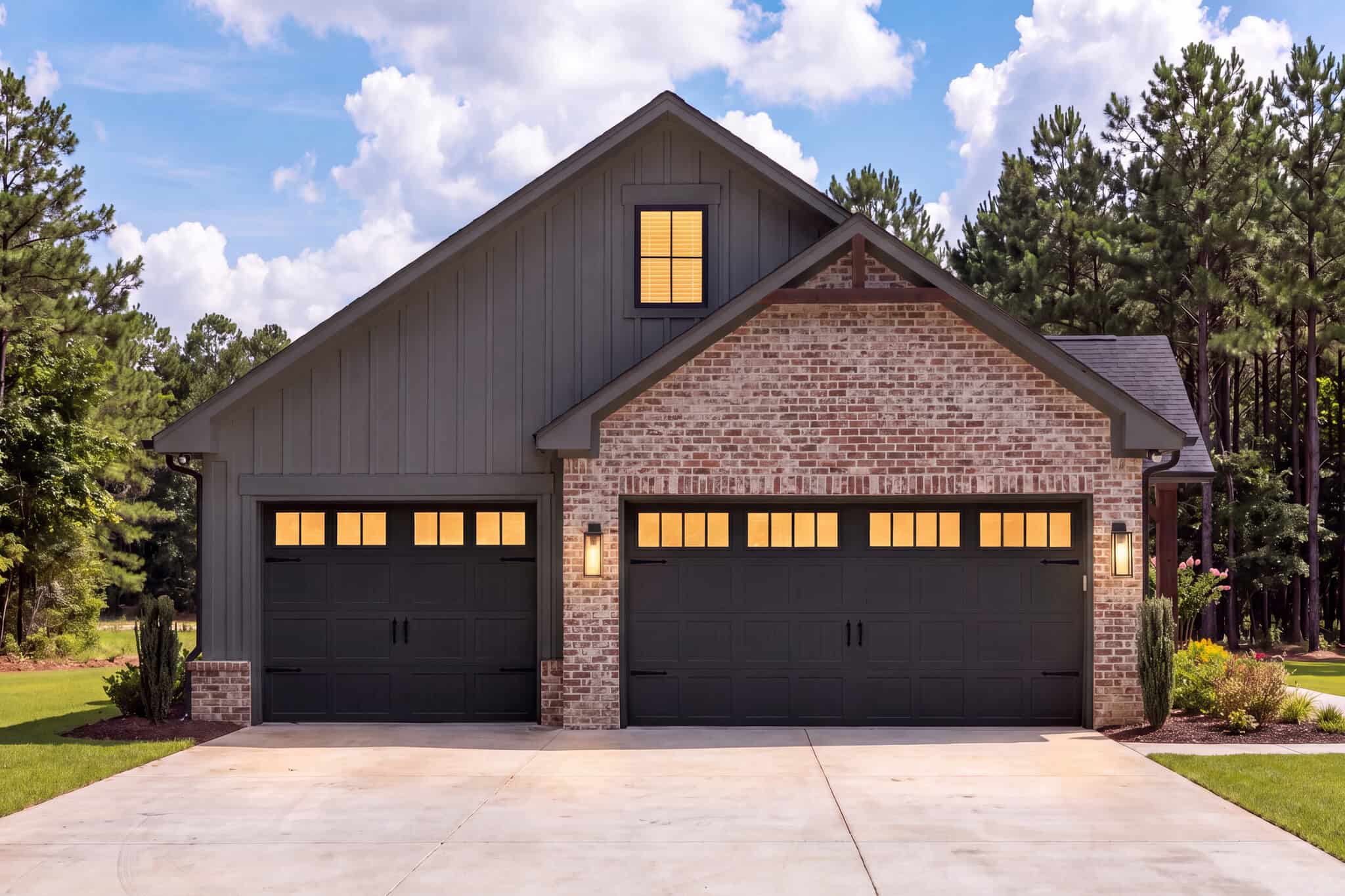 Front View of this 1-Bedroom,900 Sq Ft Plan -142-1577