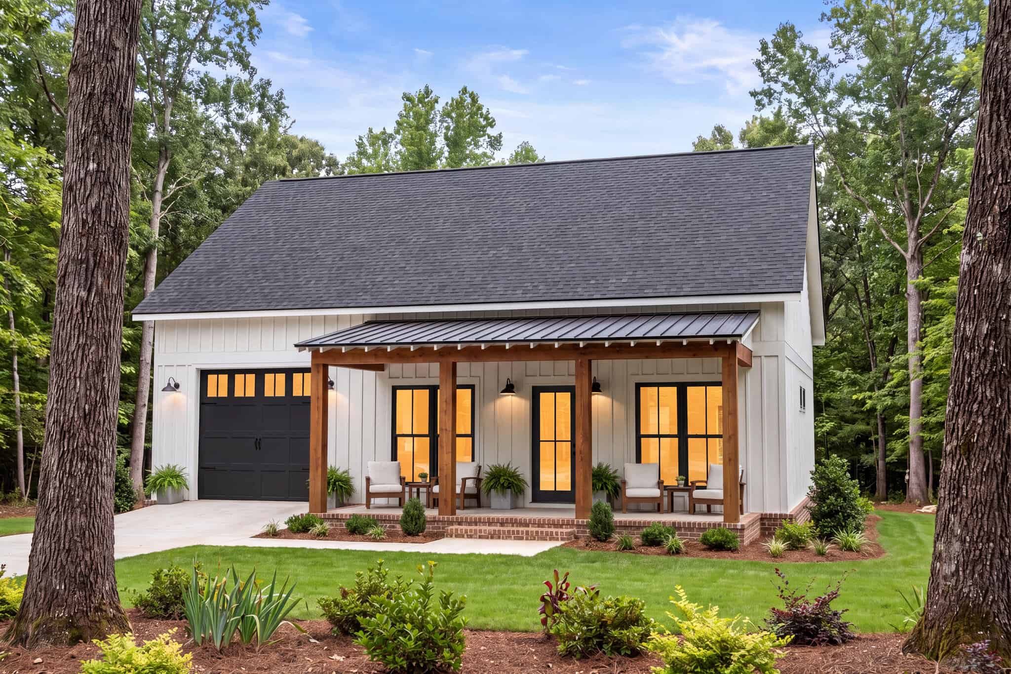 Front View of this 2-Bedroom,1200 Sq Ft Plan -142-1582