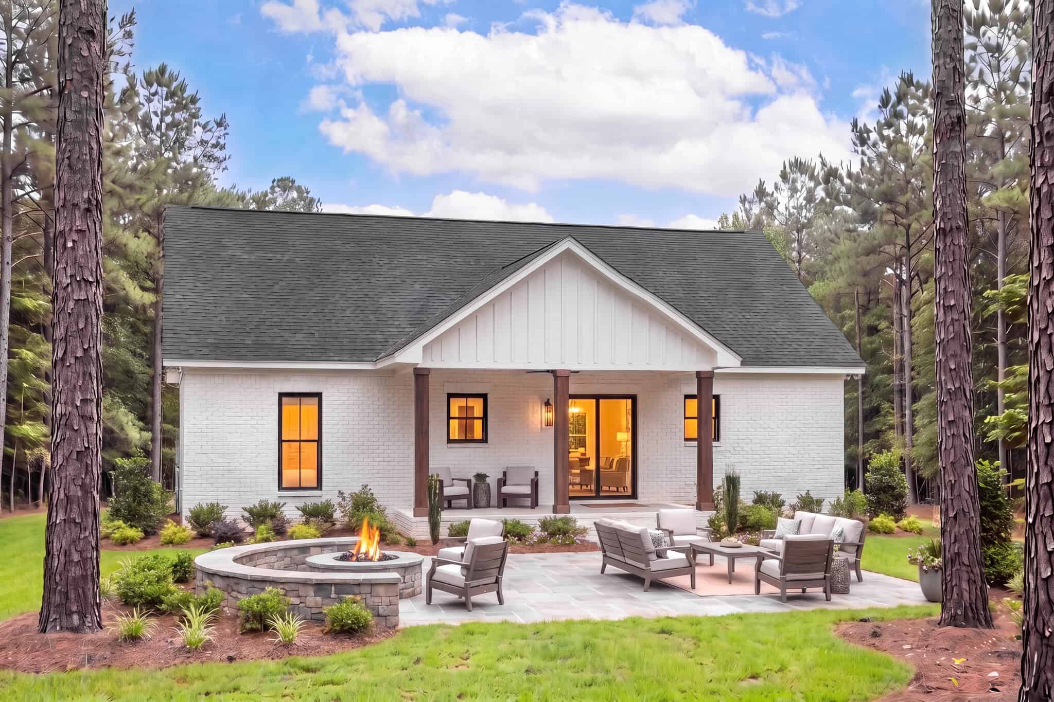 Front View of this 3-Bedroom,1128 Sq Ft Plan -142-1589