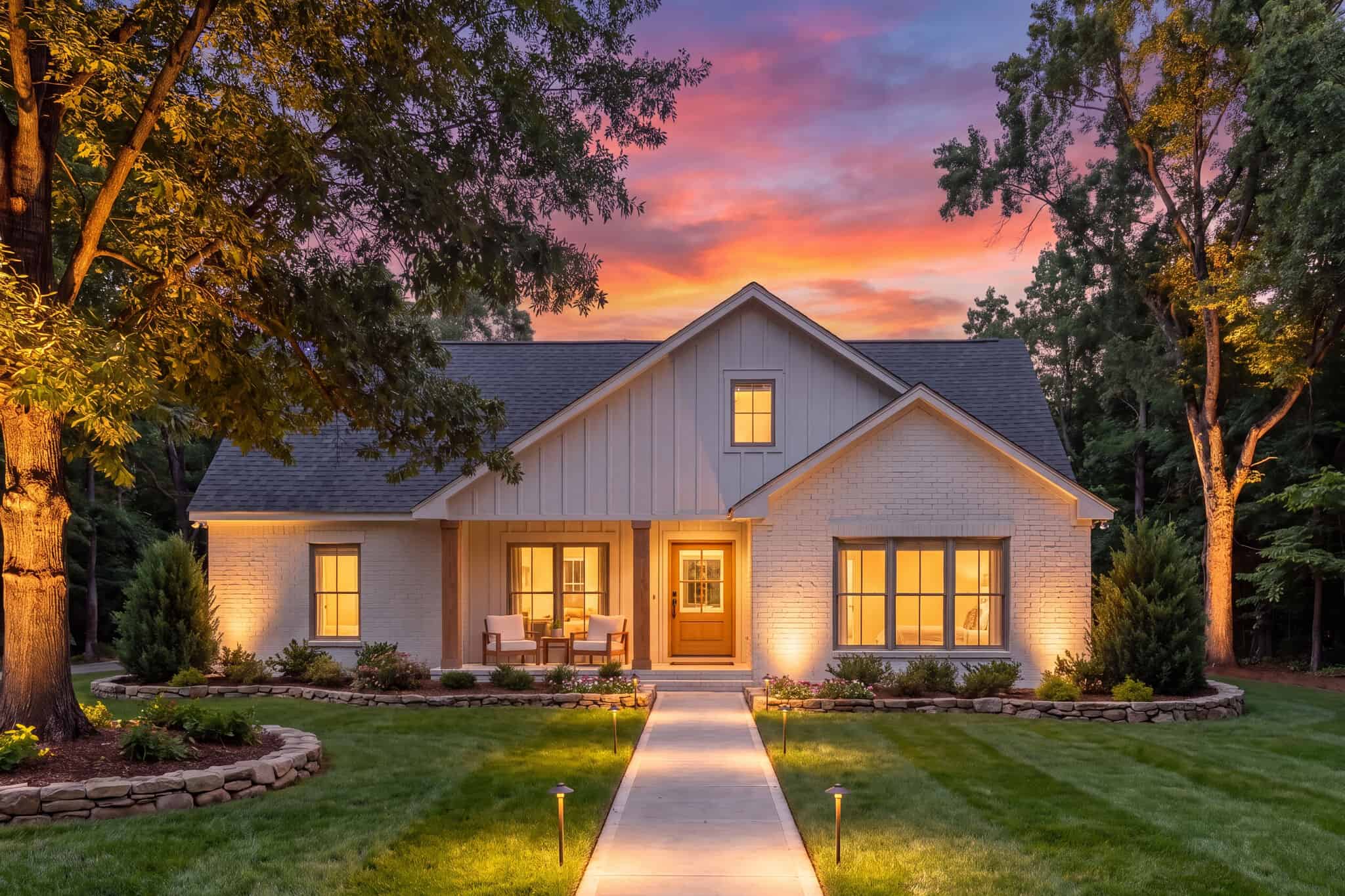 Front View of this 3-Bedroom,1128 Sq Ft Plan -142-1589