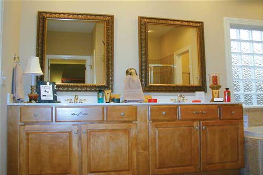 153-1011: Home Interior Photograph-Master Bathroom - double vanities
