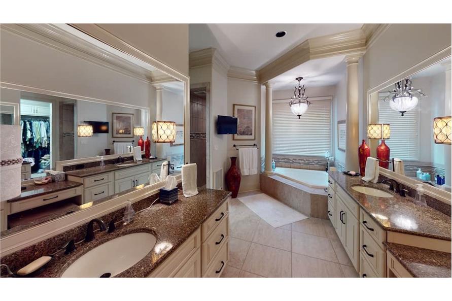 153-1095: Home Interior Photograph-Master Bathroom
