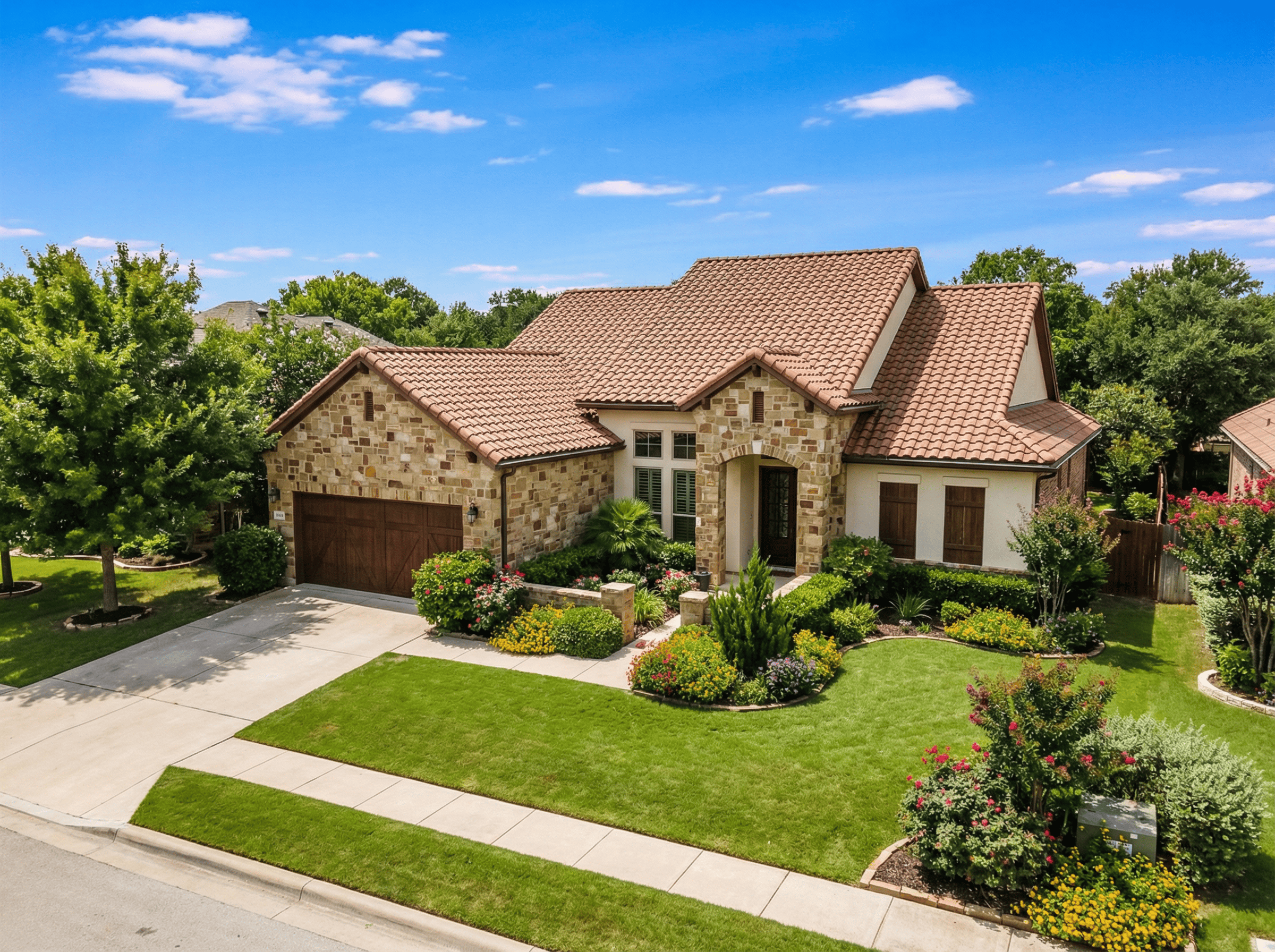 Photo of this lovely and efficiently designed home (#153-1906).