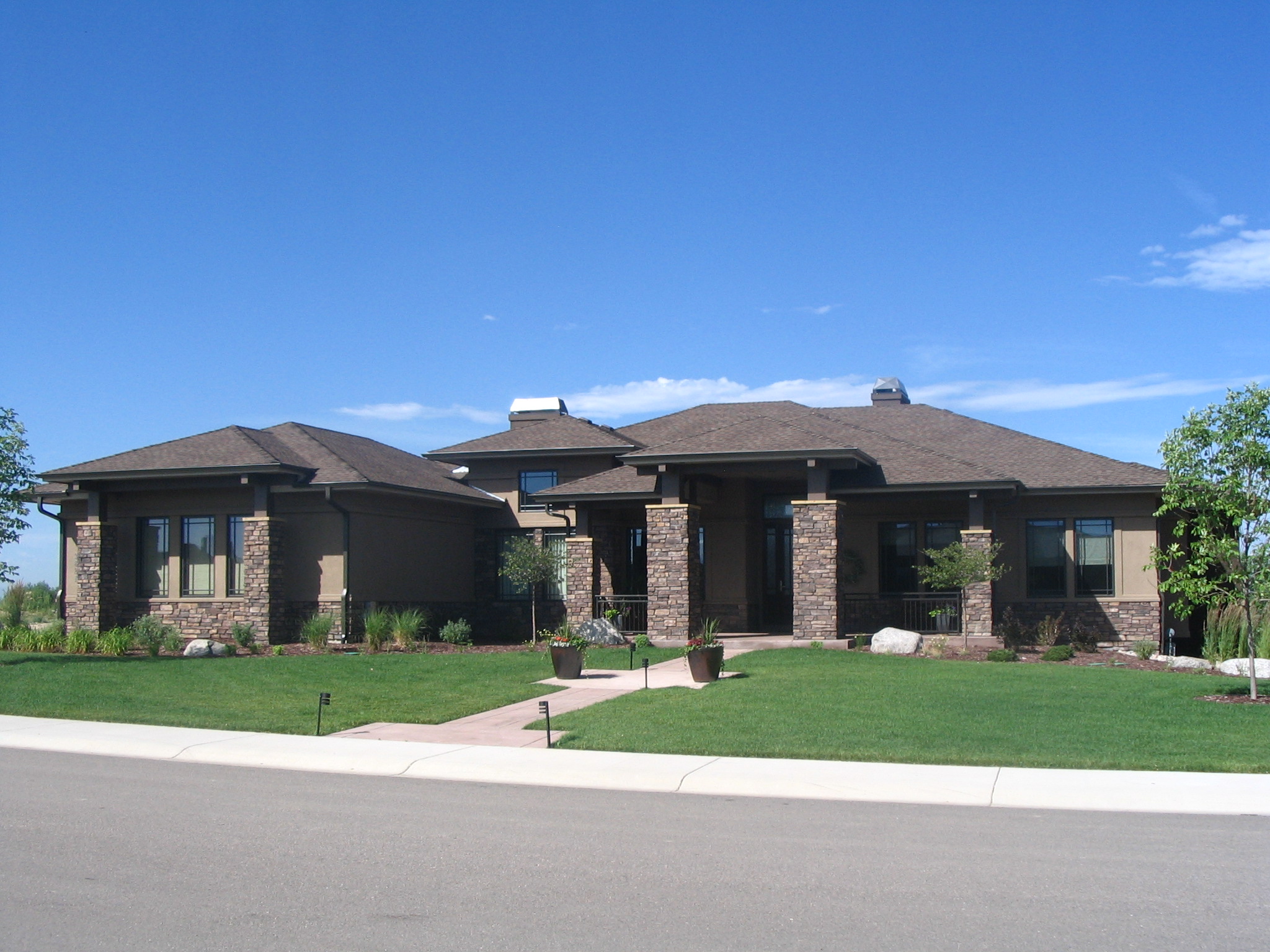 House Plan #161-1058 with Photos: 4 Bdrm, 4,609 Sq Ft Prairie Home