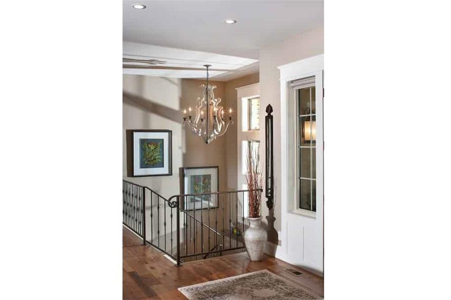 161-1100: Home Interior Photograph-Entry Hall: Staircase