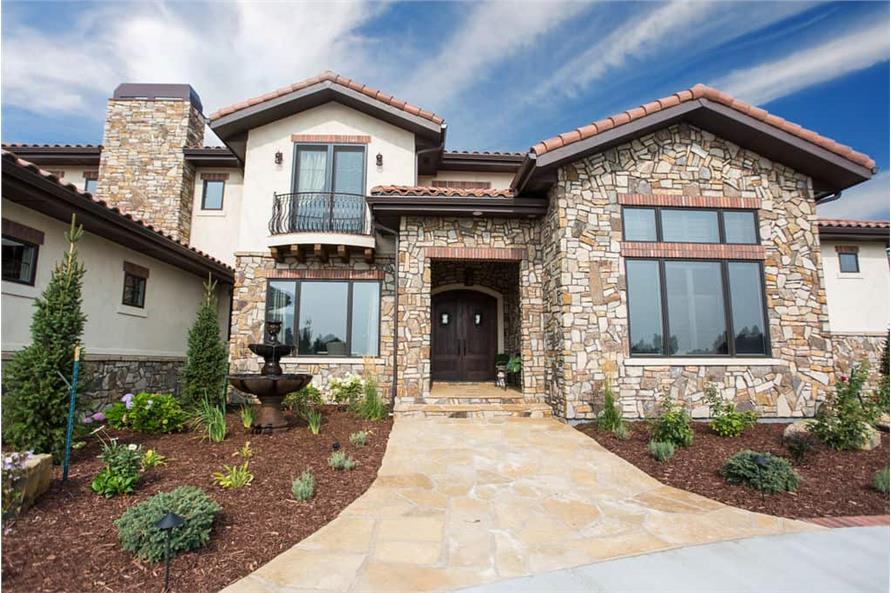 Mediterranean Home  3 Bedrms 3 5 Baths 4851 Sq Ft 