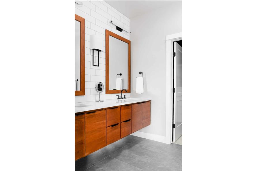 161-1189: Home Interior Photograph-Master Bathroom: Sink/Vanity
