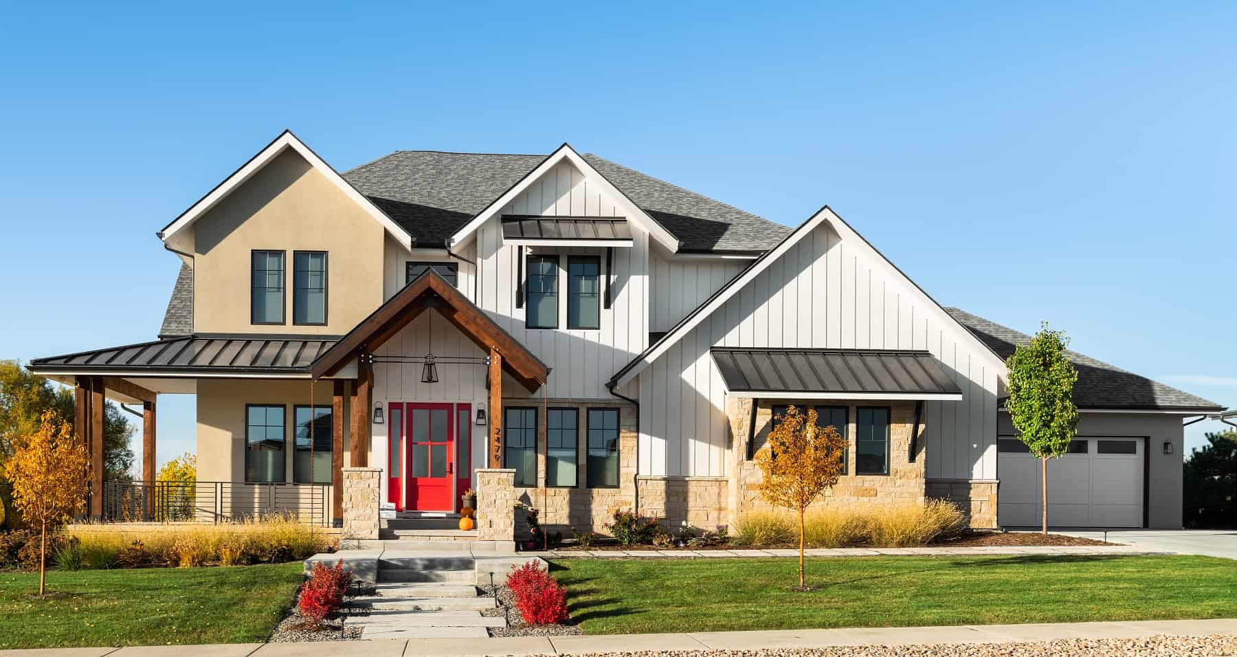 Front elevation of Craftsman home (ThePlanCollection: House Plan #161-1216)