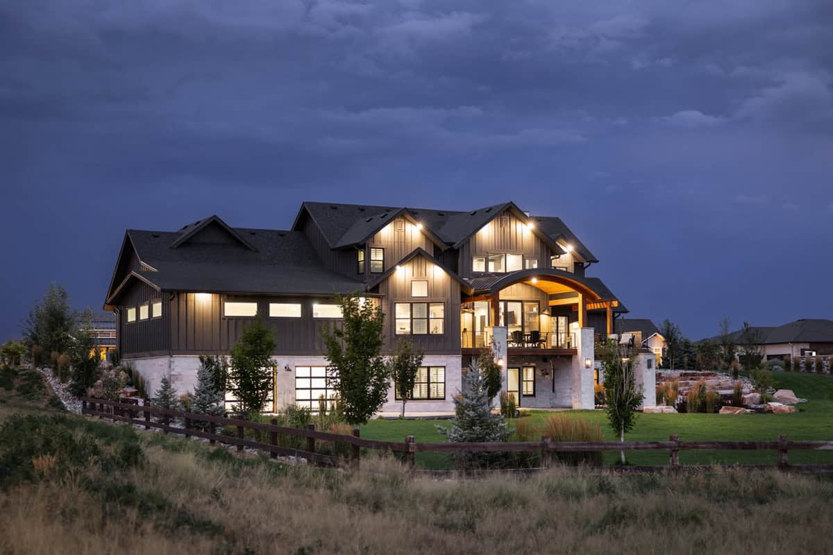 Right Side View of this 5-Bedroom,4493 Sq Ft Plan -161-1292