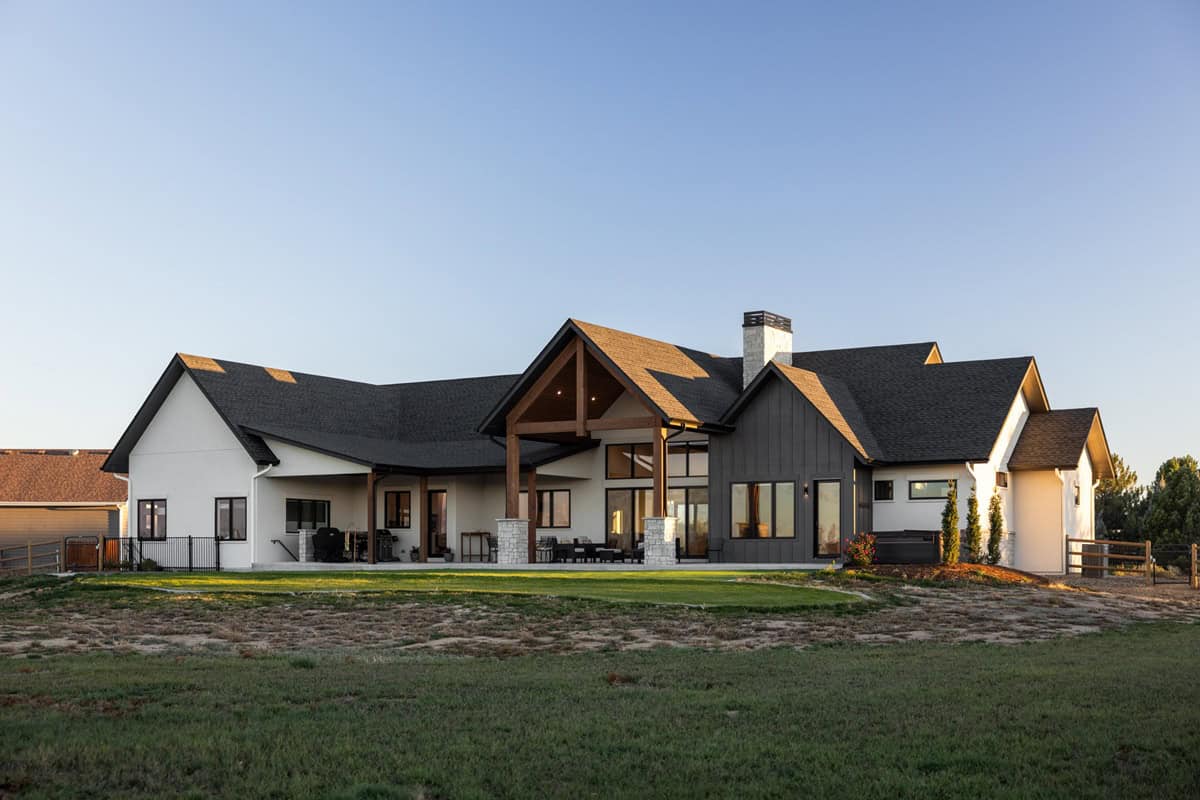 Rear View of this 2-Bedroom,3214 Sq Ft Plan -161-1303