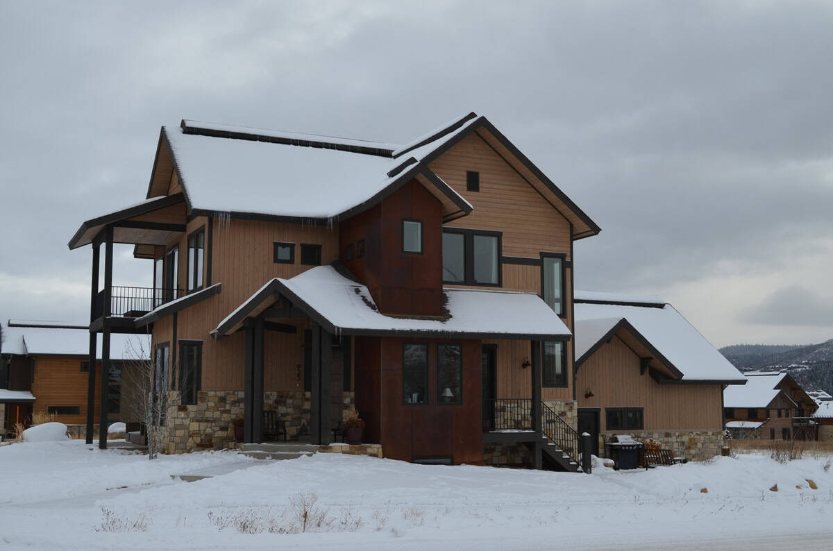 Front View of this 3-Bedroom,2279 Sq Ft Plan -161-1304