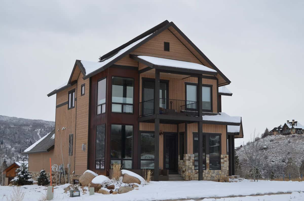 Front View of this 3-Bedroom,2279 Sq Ft Plan -161-1304