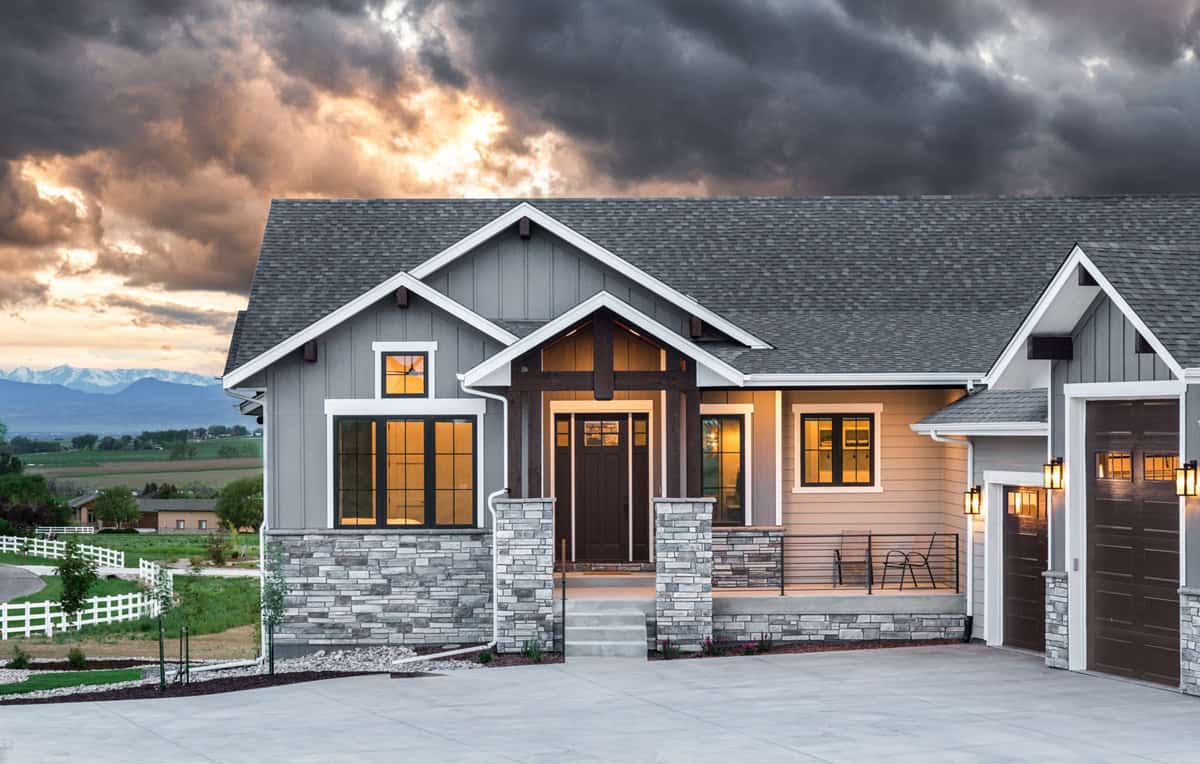 Front View of this 3-Bedroom,2085 Sq Ft Plan -161-1312