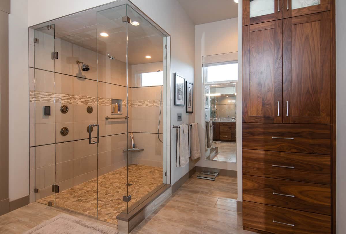 Bathroom of this 2-Bedroom,2542 Sq Ft Plan -161-1318