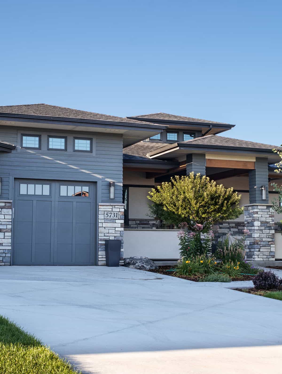 Garage of this 2-Bedroom,2542 Sq Ft Plan -161-1318