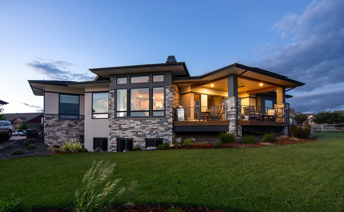 Home at Night of this 2-Bedroom,2542 Sq Ft Plan -161-1318