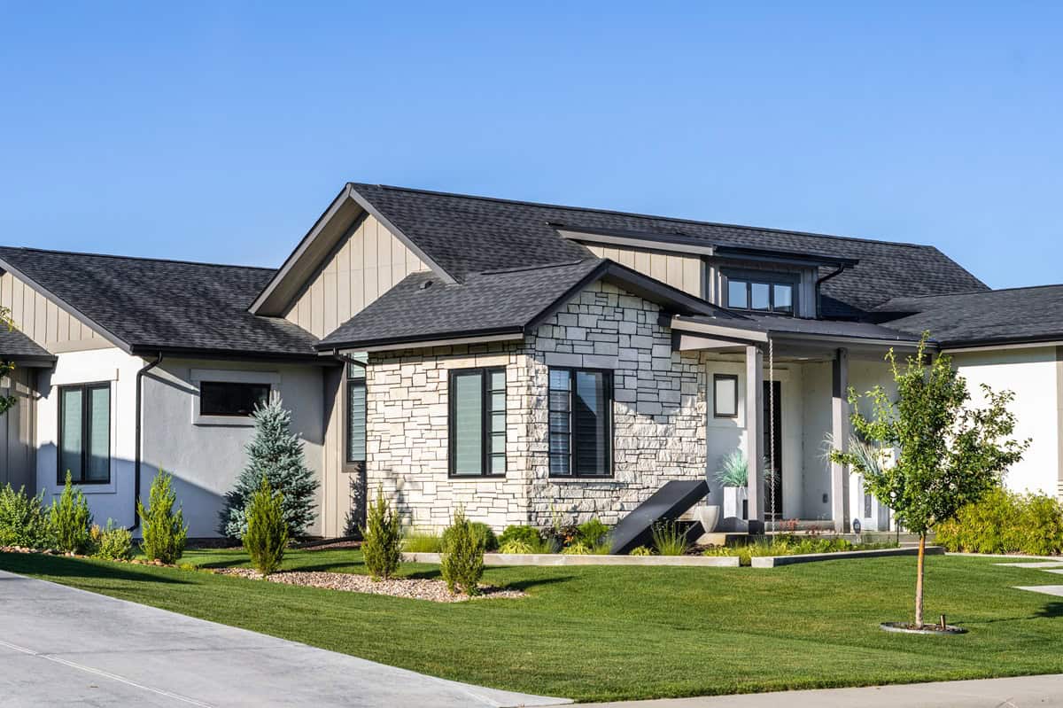 Front View of this 3-Bedroom,2485 Sq Ft Plan -161-1325
