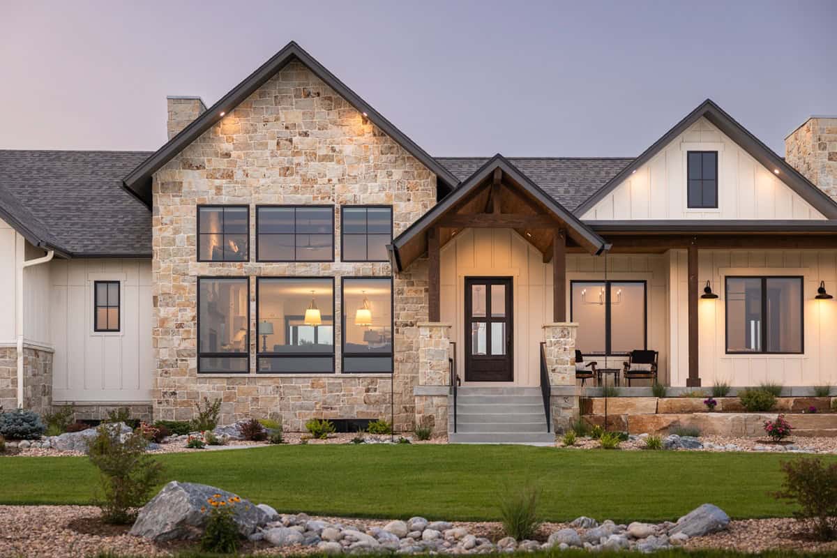 Front View of this 2-Bedroom,2645 Sq Ft Plan -161-1326