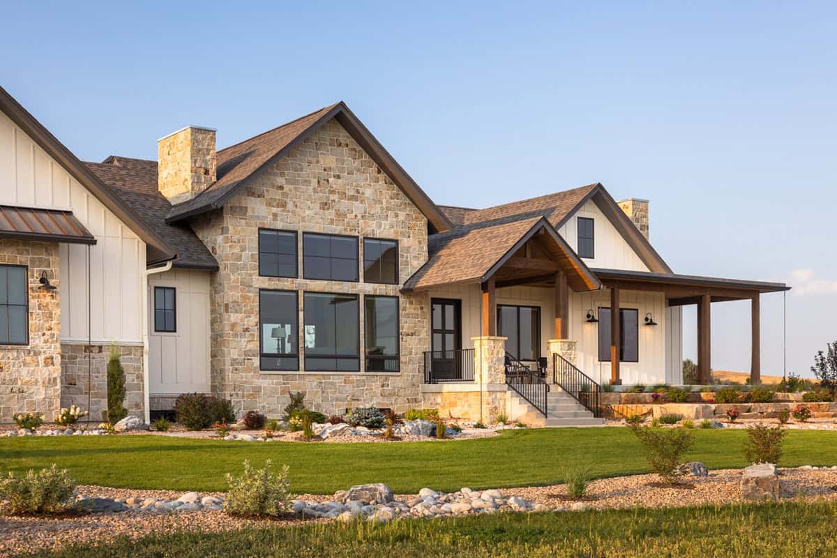 Front View of this 2-Bedroom,2645 Sq Ft Plan -161-1326