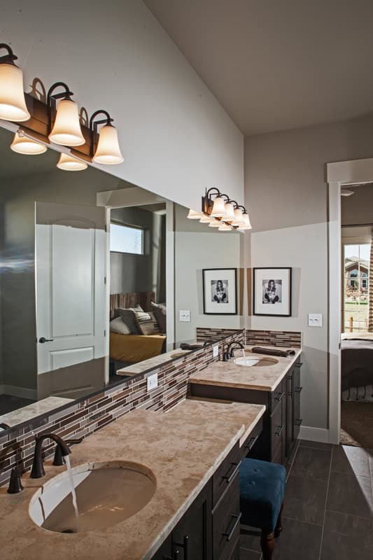 Bathroom of this 3-Bedroom,2140 Sq Ft Plan -161-1337